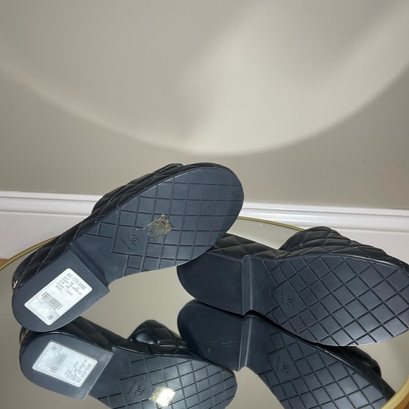 Chanel 23C quilted leather interlocking CC slides size 40 - Picture 9 of 16